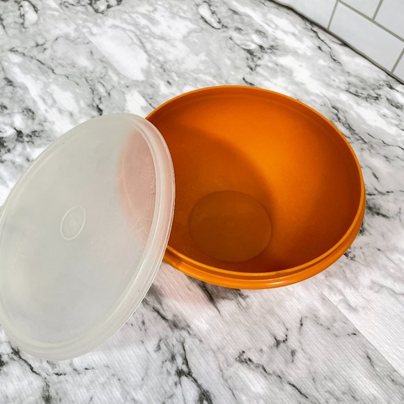 Vintage Tupperware Burnt Orange Tupper Seal Bowl #235-30 with Sheer Lid #228-19 - Picture 2 of 7